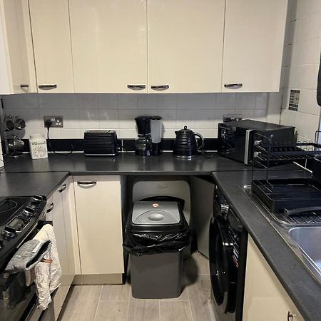 Beautiful 2-Bedroom In Grays Close To Lakeside מראה חיצוני תמונה