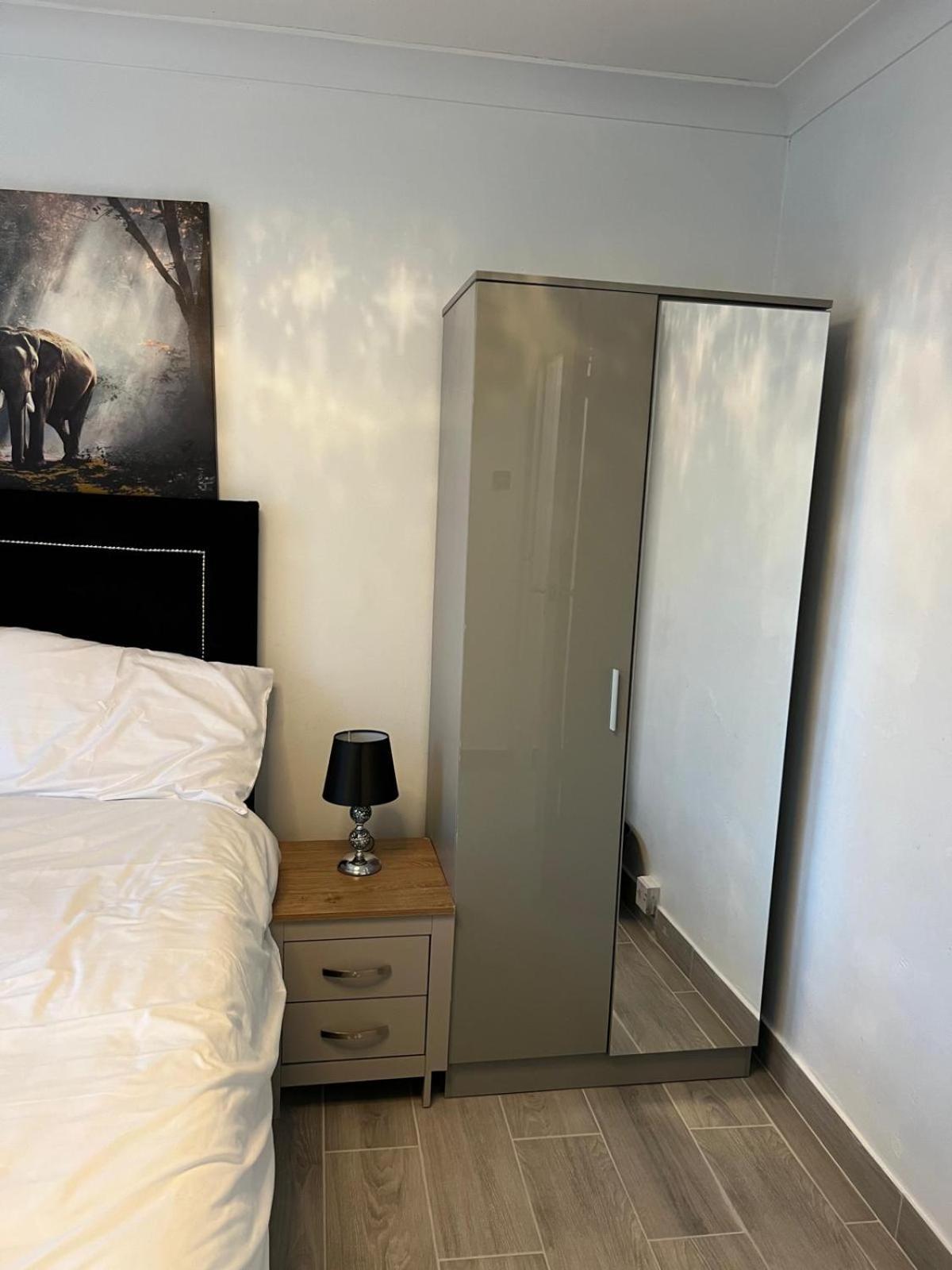 Beautiful 2-Bedroom In Grays Close To Lakeside מראה חיצוני תמונה